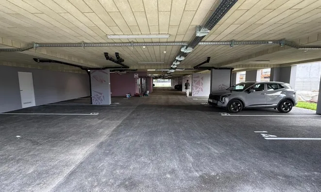 Недвижимость Apartment, 3 rooms, Vich: 3