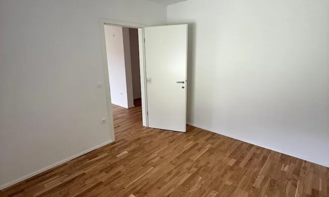 Недвижимость Apartment, 3 rooms, Vich: 4