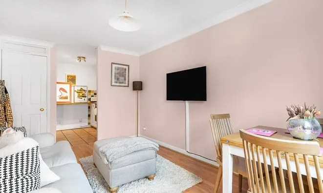 Недвижимость Gables Close: 16