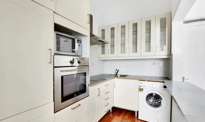 Недвижимость Westbourne Park Road: 2