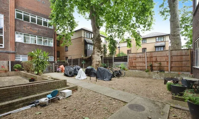 Недвижимость 105 Alscot Road: 1