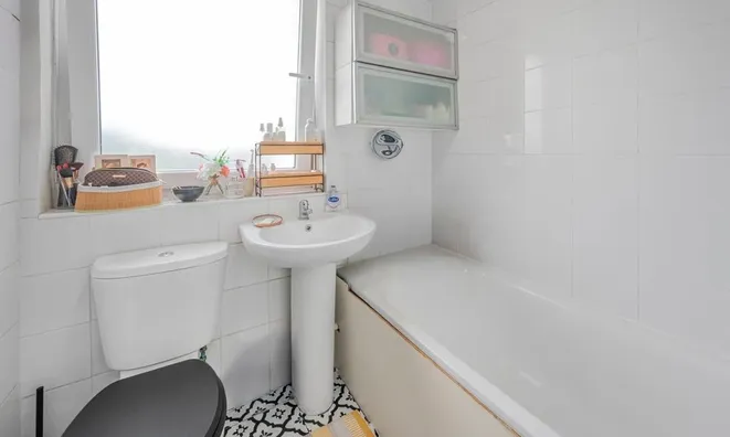 Недвижимость Barwell House, Menotti Street: 10