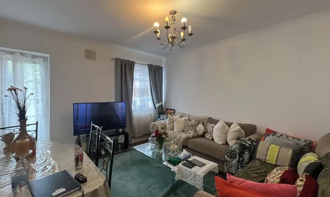 Недвижимость Vallance Road: 8
