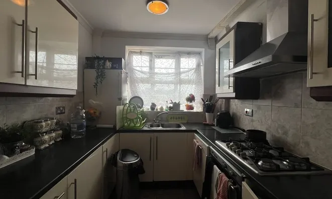 Недвижимость Vallance Road: 17