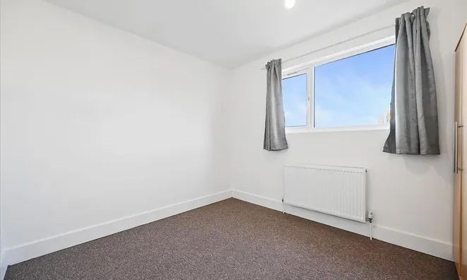 Недвижимость Neasden Lane North: 1