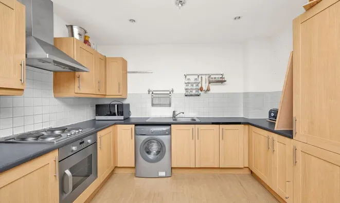 Недвижимость Ainsworth Court: 2