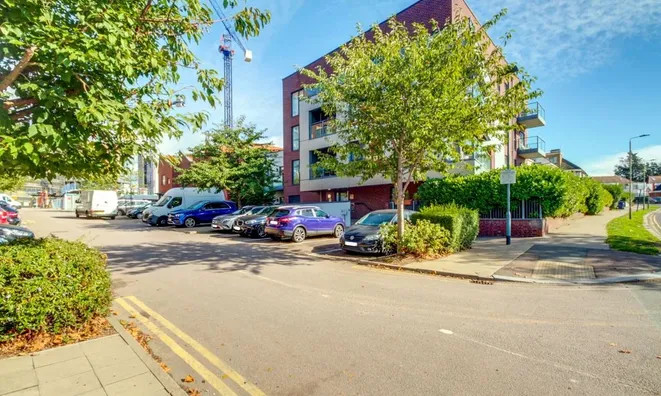 Недвижимость Tawny Court, 2 Shearwater Drive, Colindale: 3