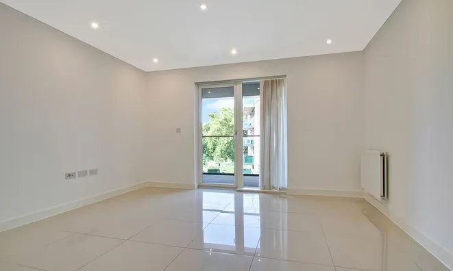 Недвижимость Tawny Court, 2 Shearwater Drive, Colindale: 6