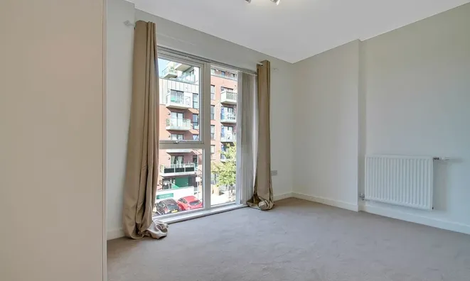 Недвижимость Tawny Court, 2 Shearwater Drive, Colindale: 8