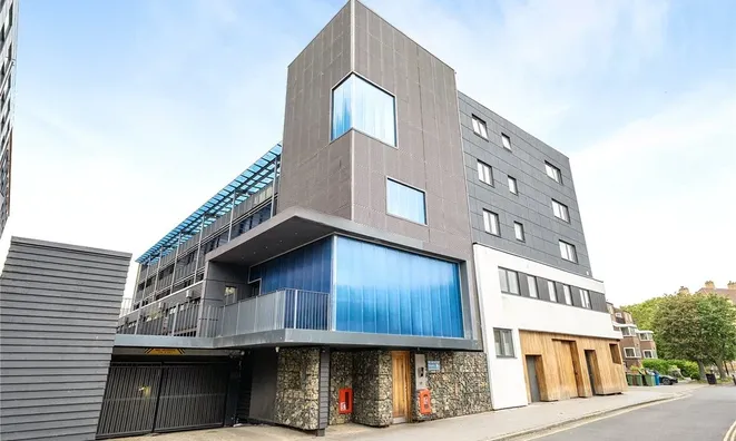 Недвижимость Rothsay Street: 8