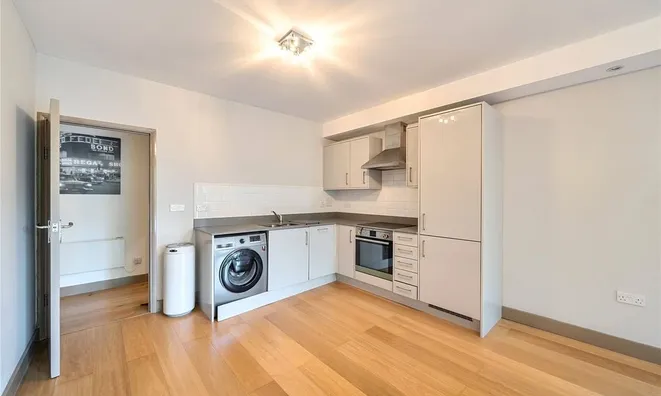 Недвижимость Rothsay Street: 13