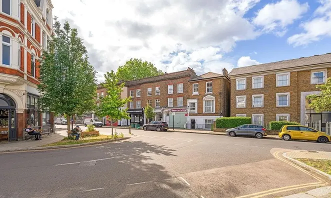 Недвижимость Loughborough Road: 4