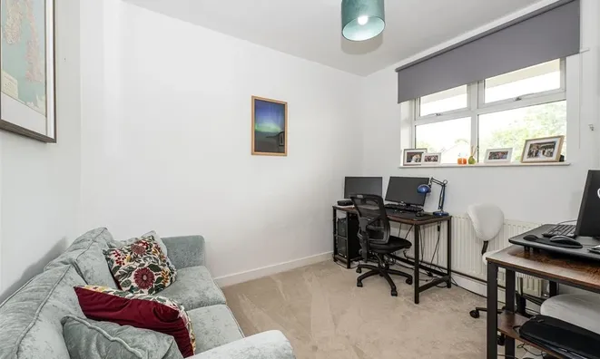 Недвижимость Melville Court, Goldhawk Road: 1