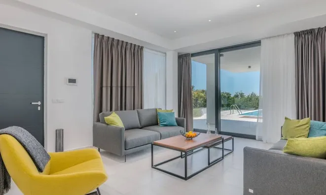 Недвижимость Семейный дом 247 м², новый: 15