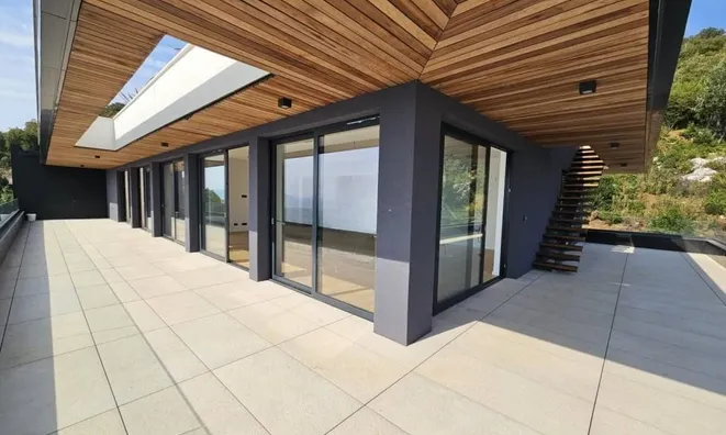 Недвижимость Четырёхкомнатная квартира в центре Опатии: 1