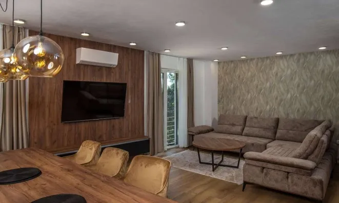 Недвижимость Семейный дом 225 м², Центр: 5