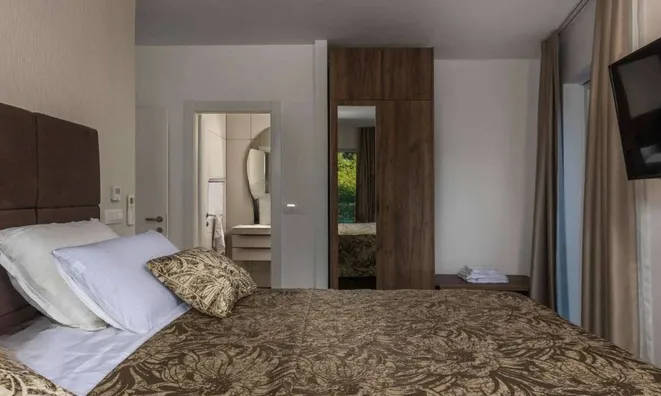 Недвижимость Семейный дом 225 м², Центр: 12