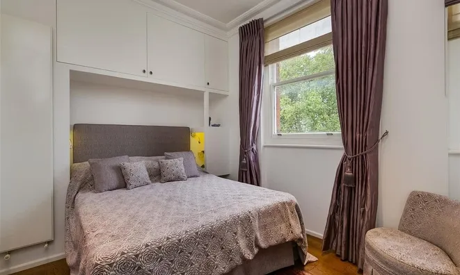 Недвижимость Riverpark Court, Embankment Gardens: 1
