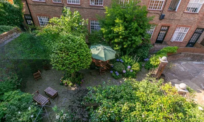 Недвижимость Chelsea Manor Gardens: 2