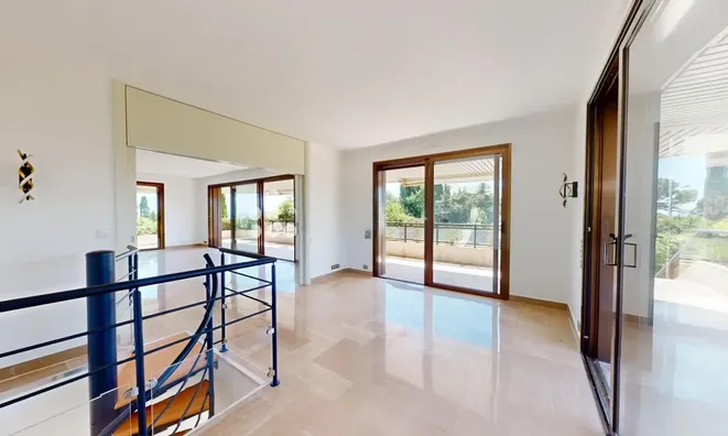 Недвижимость Villa Croix des Gardes: 8