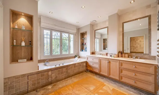 Недвижимость Property Type: Villa  
Location: Cannes, Californie: 24