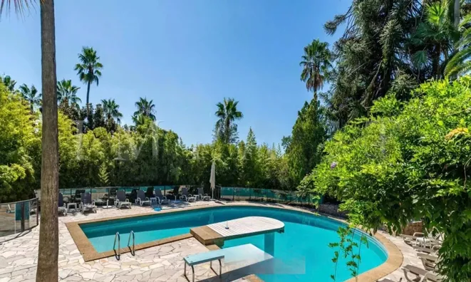 Недвижимость Villa Croix des Gardes: 11