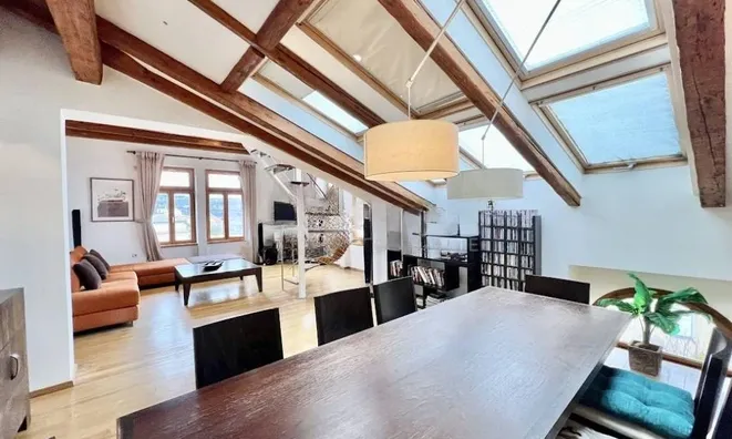 Недвижимость Трехкомнатная квартира, Центр: 7