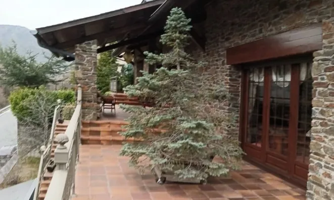 Недвижимость Impressive chalet on Carretera de la Comella: 45