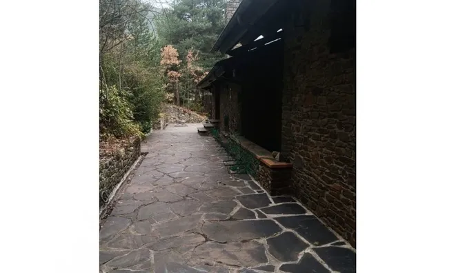 Недвижимость Impressive chalet on Carretera de la Comella: 52