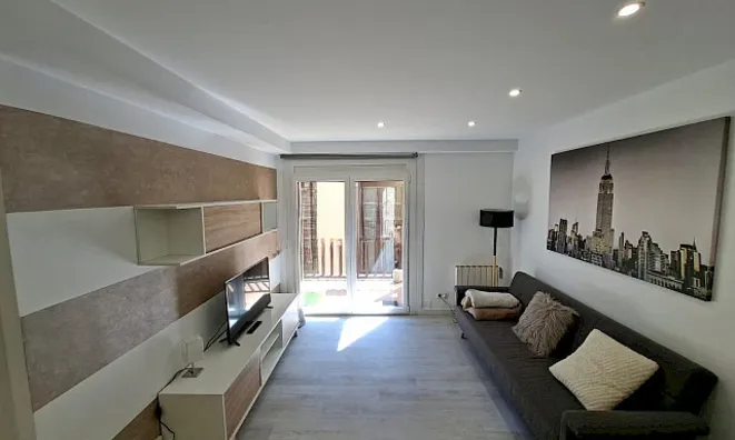 Недвижимость Furnished 2-bedroom apartment with parking: 2