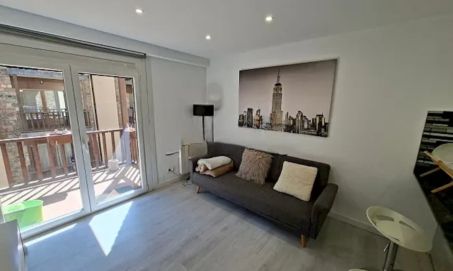 Недвижимость Furnished 2-bedroom apartment with parking: 3