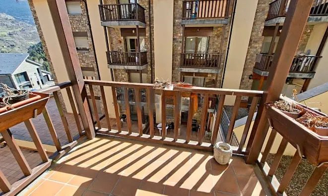Недвижимость Furnished 2-bedroom apartment with parking: 13