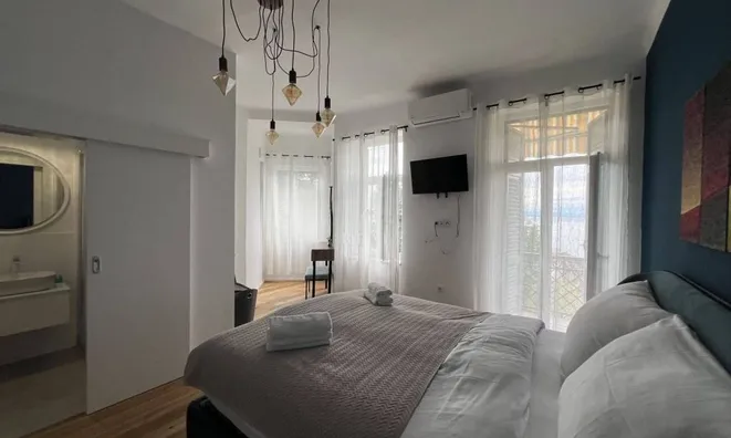 Недвижимость Four-room apartment Center: 11