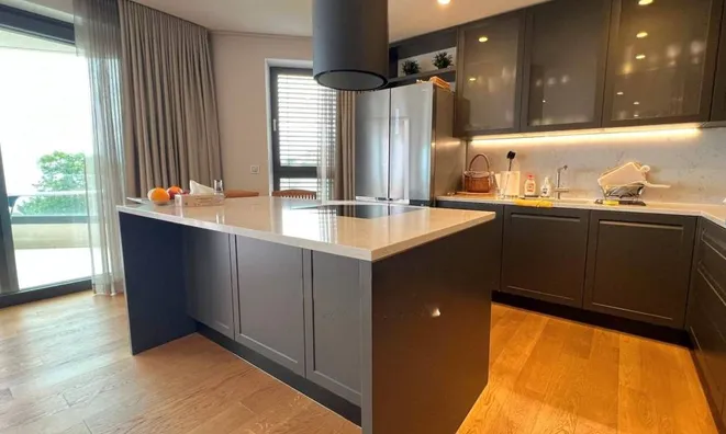 Недвижимость Four-room apartment in the center: 2