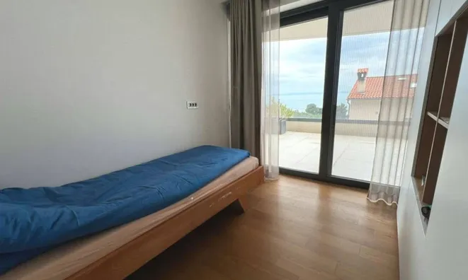 Недвижимость Four-room apartment in the center: 6