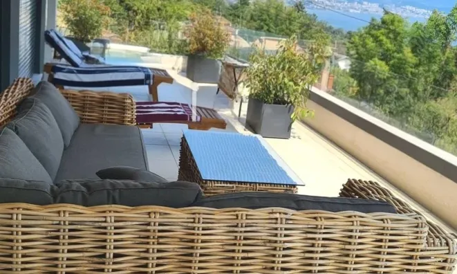 Недвижимость Four-room apartment in the center: 10