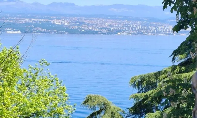 Недвижимость Three-room apartment on the ground floor in the center of Opatija: 2
