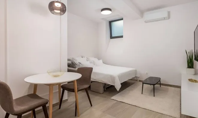 Недвижимость One-room apartment in the center: 2
