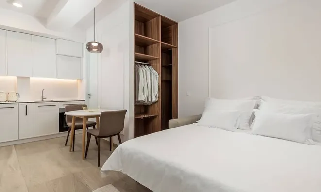 Недвижимость One-room apartment in the center: 4