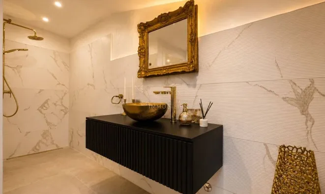 Недвижимость Three-room apartment in the center of Opatija: 13