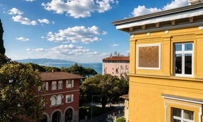 Недвижимость Three-room apartment in the center of Opatija: 20