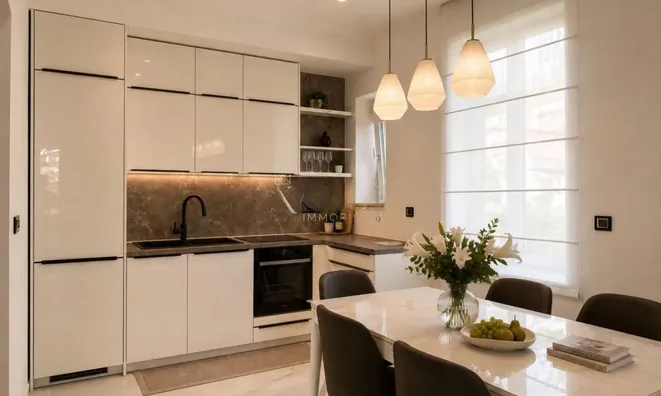 Недвижимость Three-room apartment in the center: 6