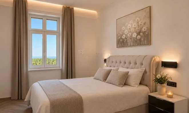 Недвижимость Three-room apartment in the center: 8