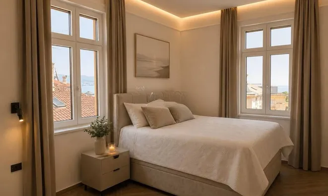 Недвижимость Three-room apartment in the center: 10