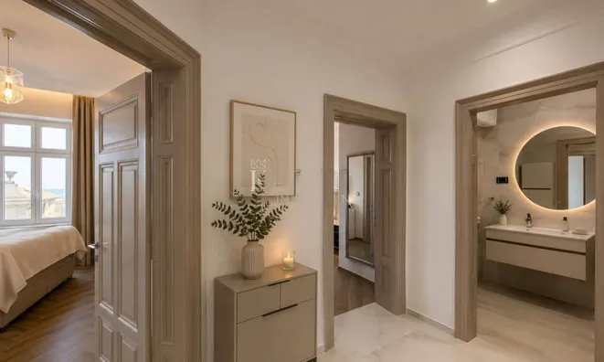 Недвижимость Three-room apartment in the center: 13