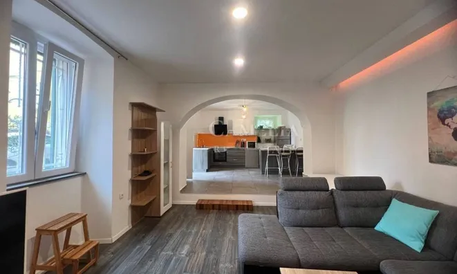 Недвижимость Three-room apartment Center: 2