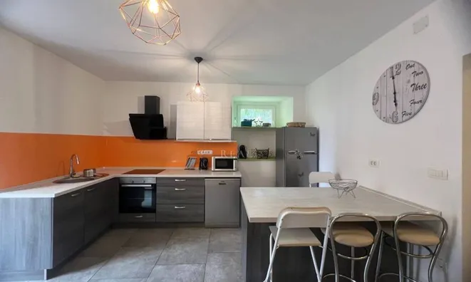 Недвижимость Three-room apartment Center: 3
