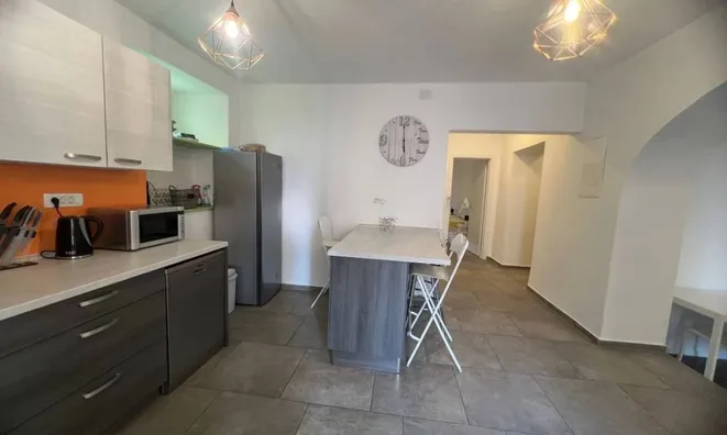 Недвижимость Three-room apartment Center: 4
