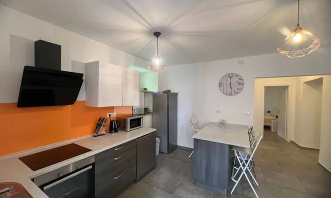 Недвижимость Three-room apartment Center: 6