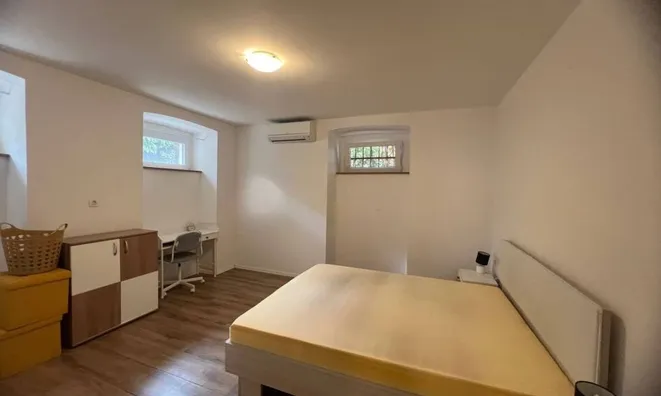 Недвижимость Three-room apartment Center: 12